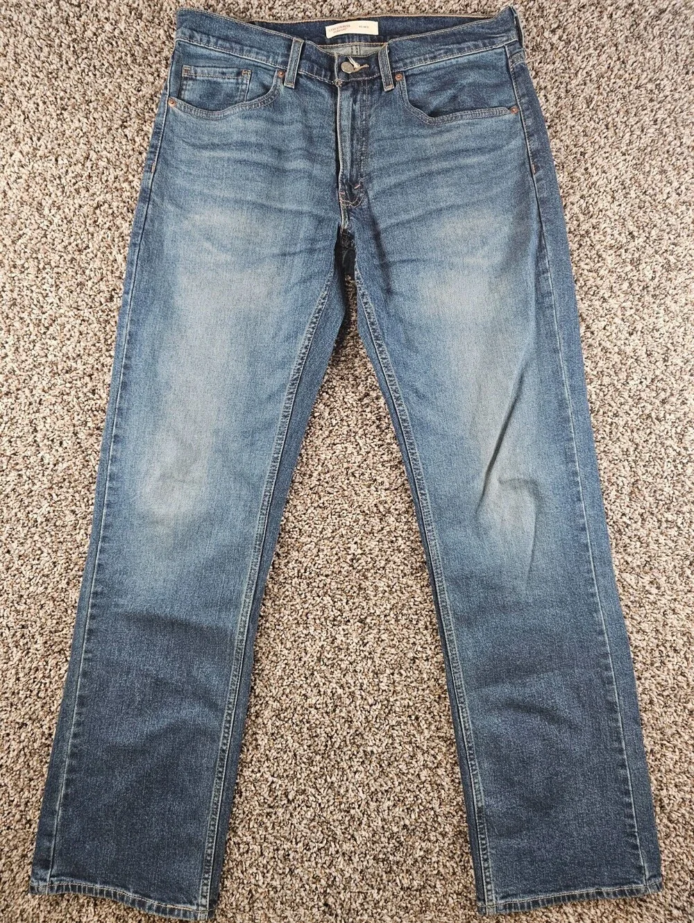 Levi Strauss Mens Sz 32x34 Relaxed Fit Blue Jeans Medium Wash Denim